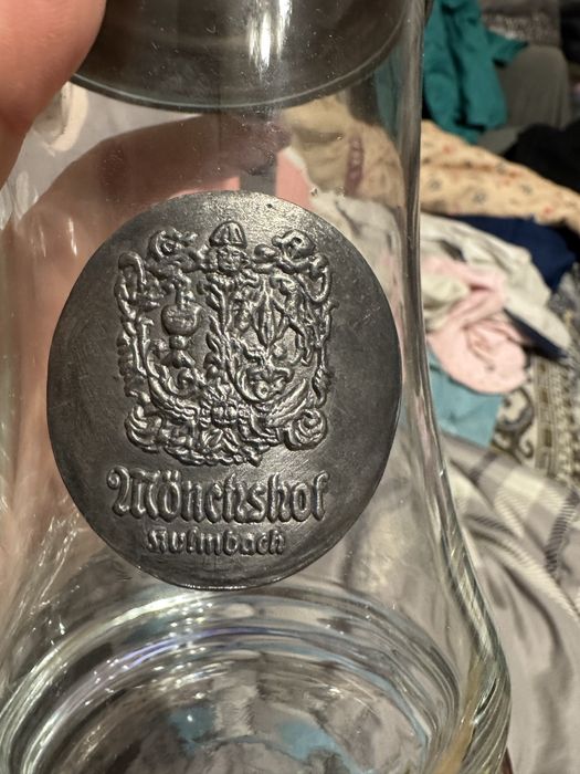 колекційний скляний пивний глечик (кухоль-штайн) бренду Mönchshof, виготовлений німецькою