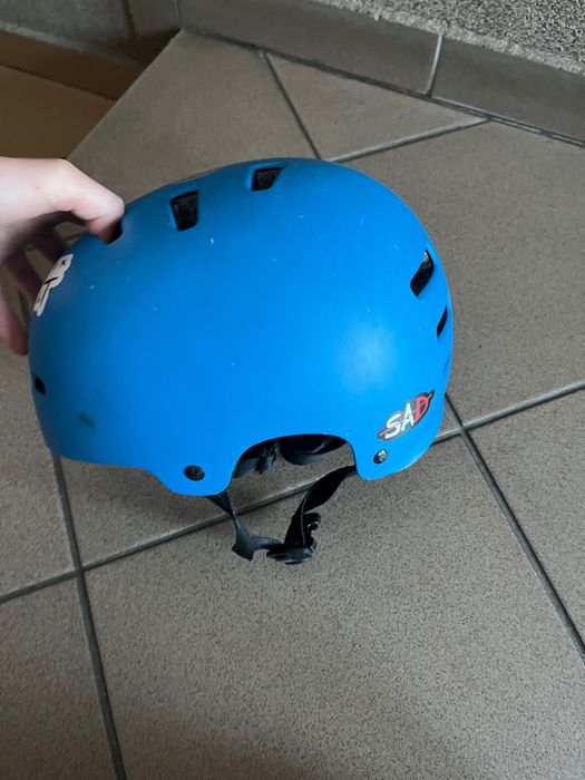 Kask tsg na hulajnoge lub rower