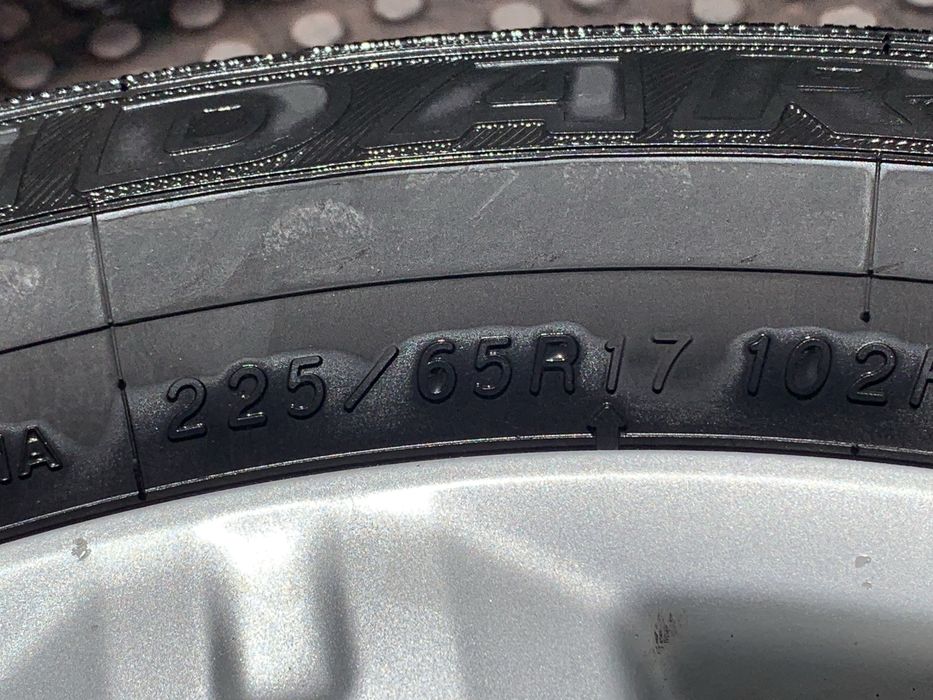 Pneus Com jantes Toyota
