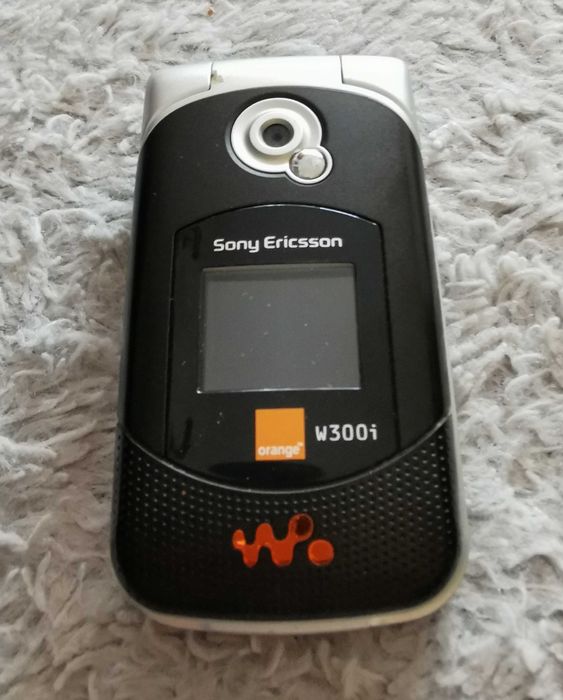 Sony Ericsson W300i WALKMAN