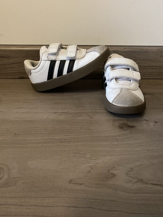 Tenis adidas tamanho 26