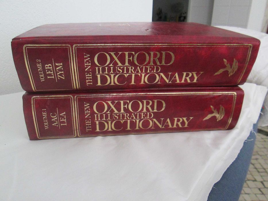 The New Oxford Ilustrated Dictionary volumes 1 e 2