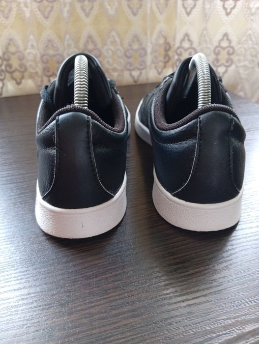Кросівки жіночі б/в Adidas VL Court 2.0 (37 /23,5cm)). Виробник Індонезія.