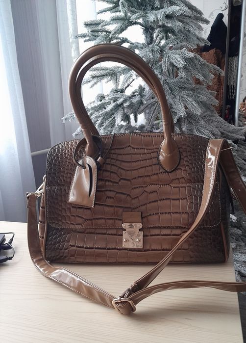 Сумка лакова  , нова