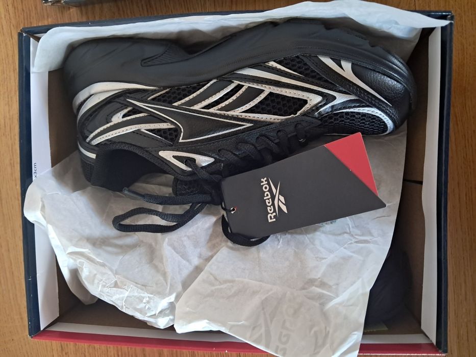 Sprzedam nowe buty Reebok CEO-BELWAVE  AR30278WBBS