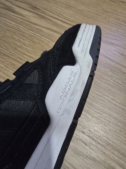 Sapatilhas Adidas Adi2000