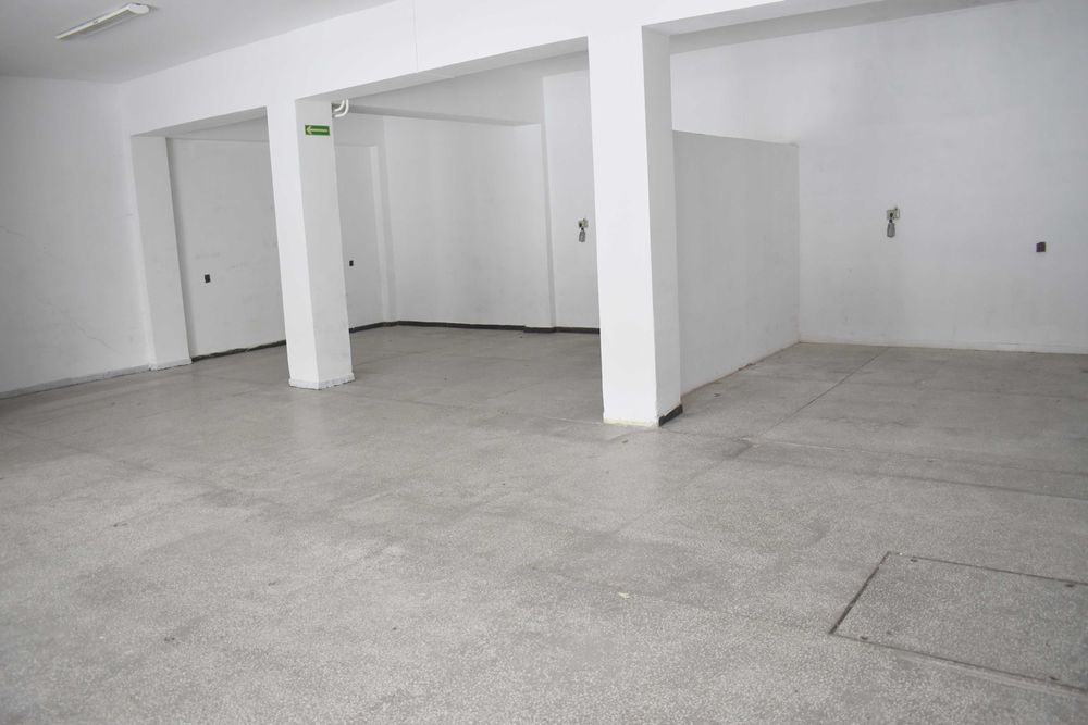 Wynajmę przestronny lokal na usługi , biuro handel