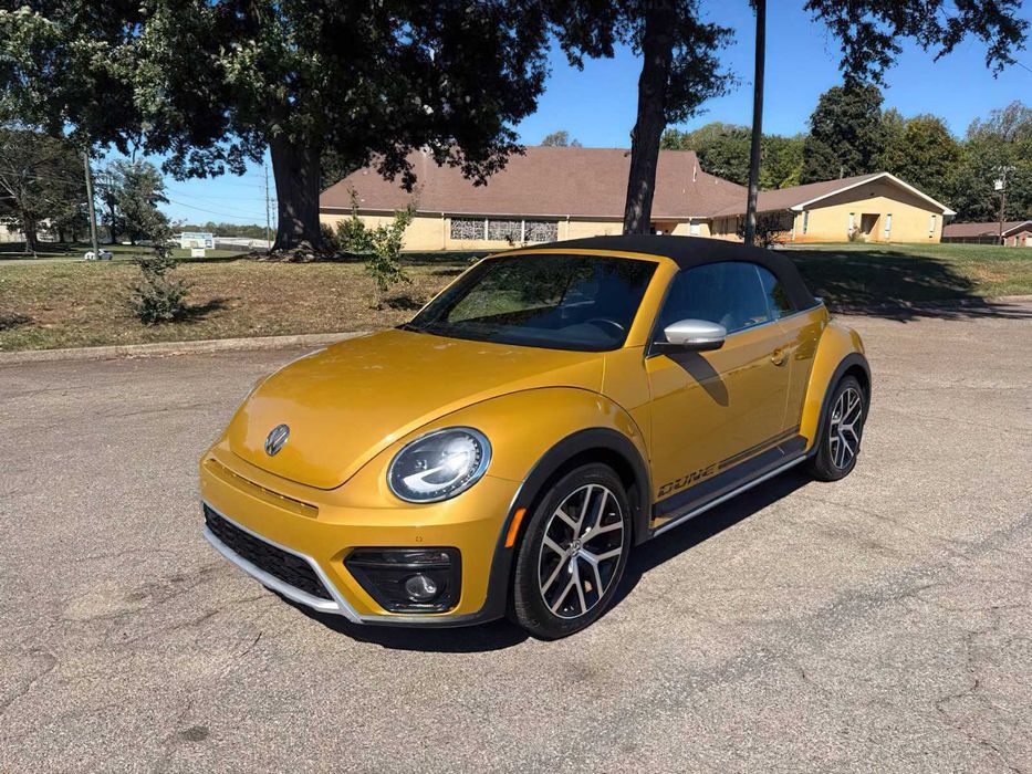 Volkswagen Beetle Dune Convertible      2017
