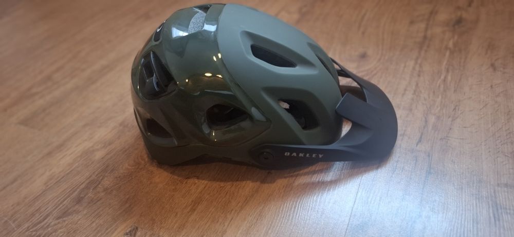 Kask Oakley DRT5 MIPS zielony – Stan idealny, użyty 2 razy!