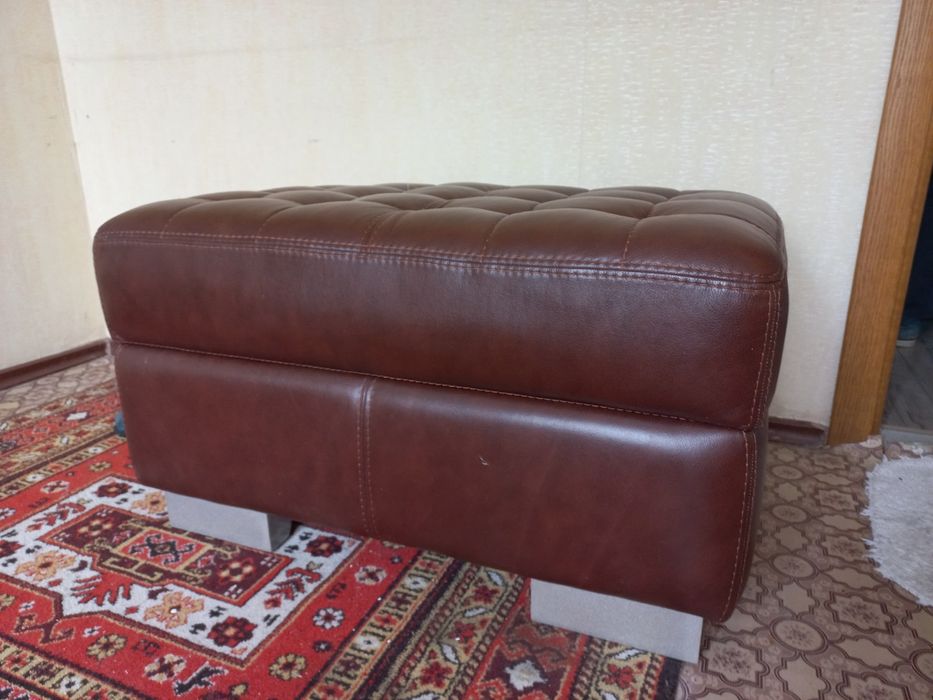 Шкіряний диван ліжко