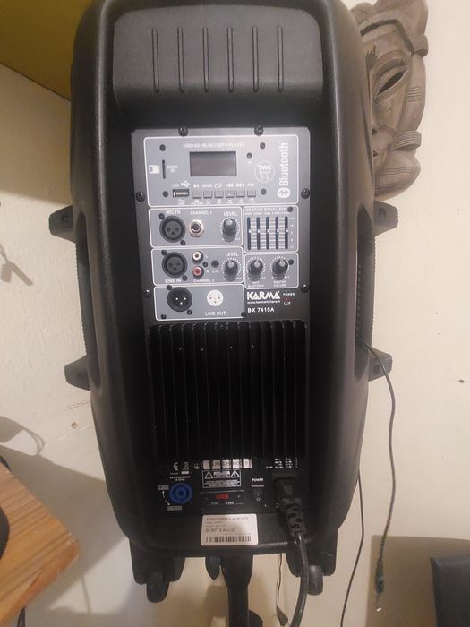 Coluna amplificadora de som