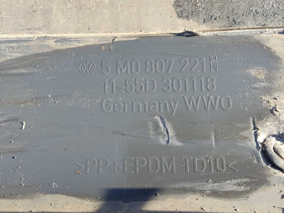 Бампер перед Volkswagen Golf 6 Plus 5M0807221N Original