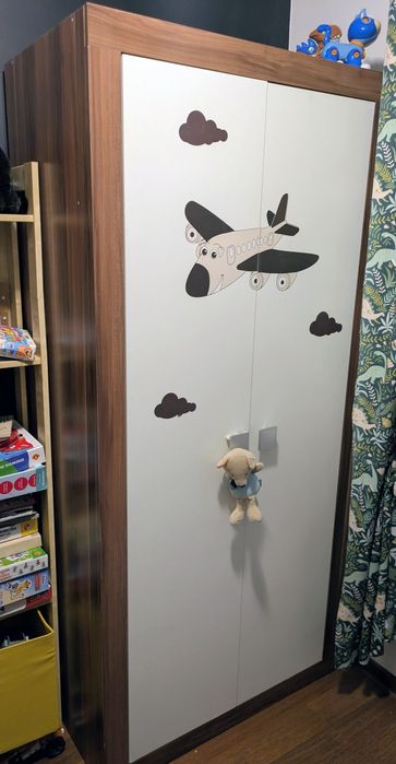 Pojemna szafa  dziecięca meblik