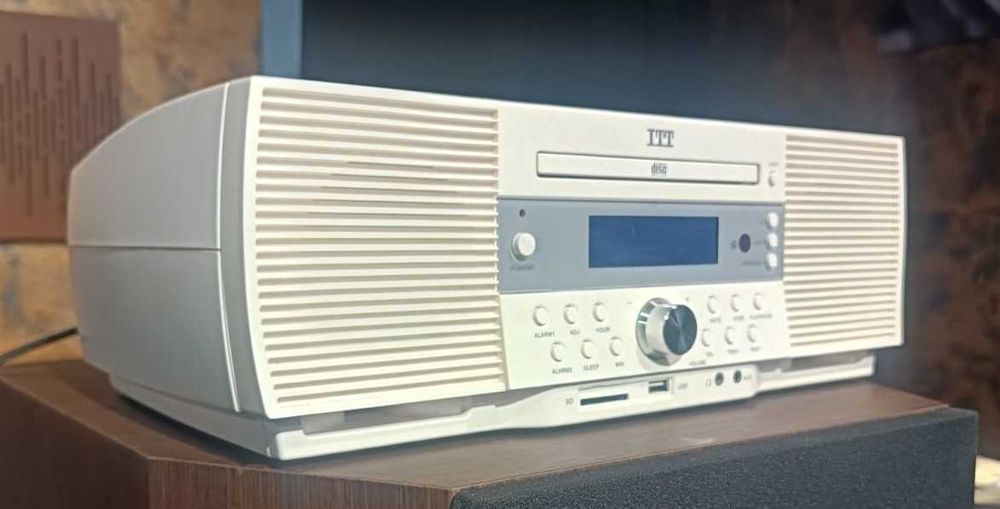 Музичний програвач ITT комбайн CD, radio FM, Флешка, AUX, MP3