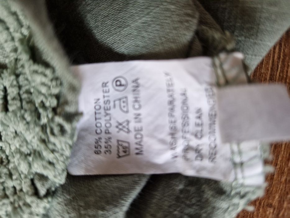 Elegancka bluzka khaki z koronką, r. S/M