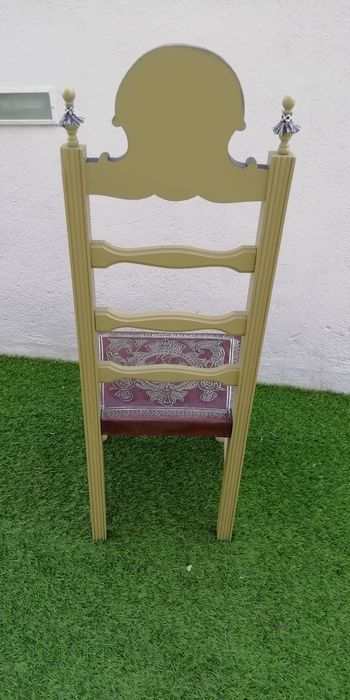 Cadeira antiga restaurada