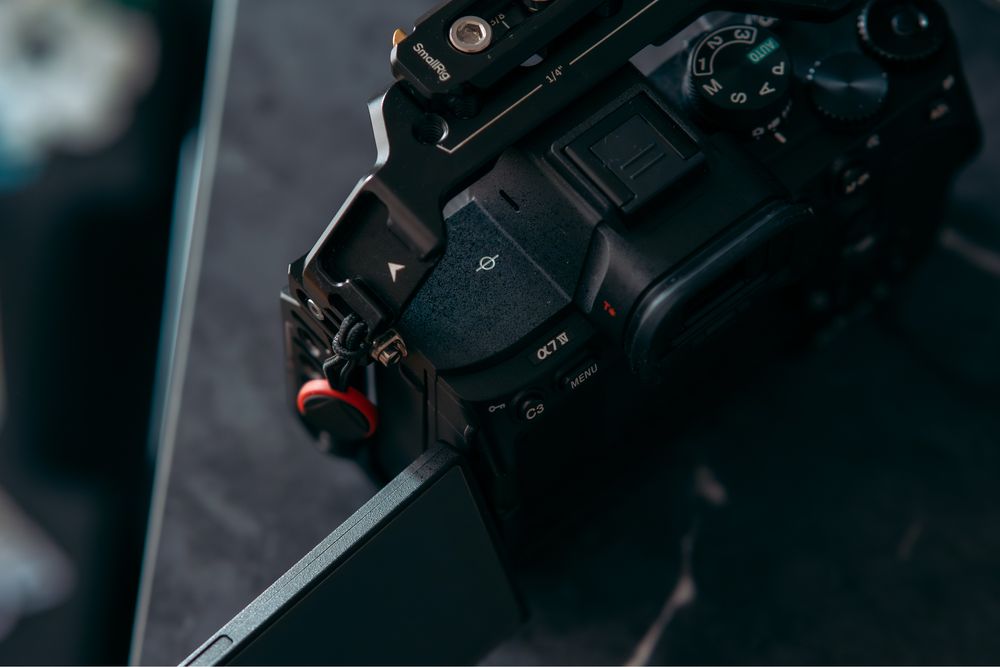 Sony a7IV + cage smallrig
