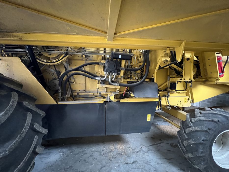 Kombajn New Hollamd TC56