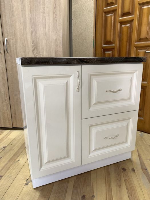 Тумба нова глянець.