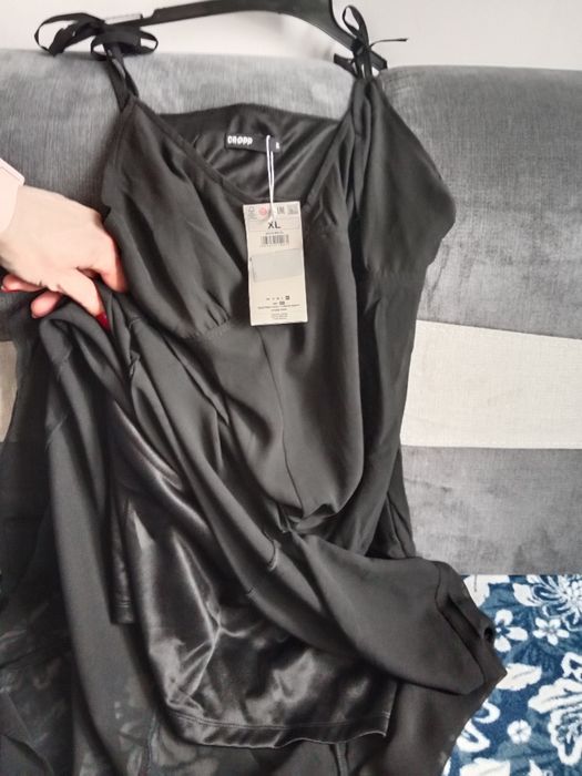 Elegancka sukienka czarna