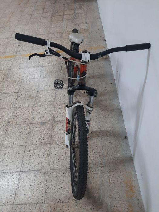 Bicicleta dirt specialized
