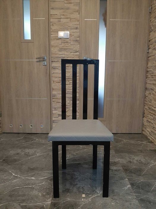 Krzesło wykonane ręcznie – nowoczesne, solidne i eleganckie