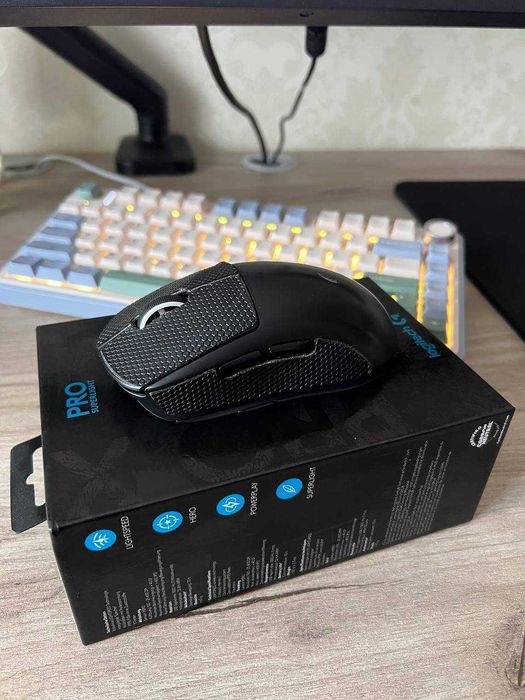 Миша Logitech Superlight