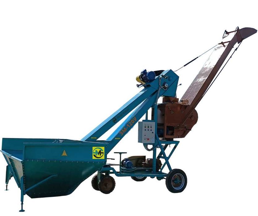 Зернометач самопересувний ЗМБ-120У «Булава», завантаження зерновозів