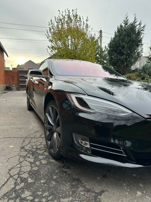 Tesla model S 100D CCS winter edition