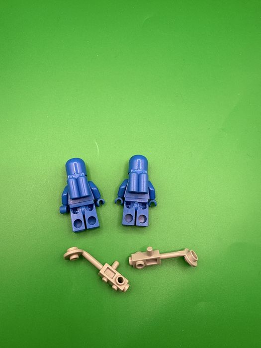 Dwie figurki lego sp004
