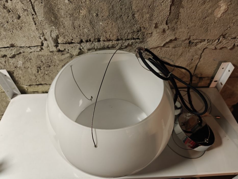 Szklany żyrandol kula biały, klosz, lampa, oświetlenie