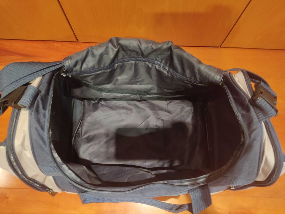 Saco de viagem Benetton, azul marinho e bege, 65x35x35 cm