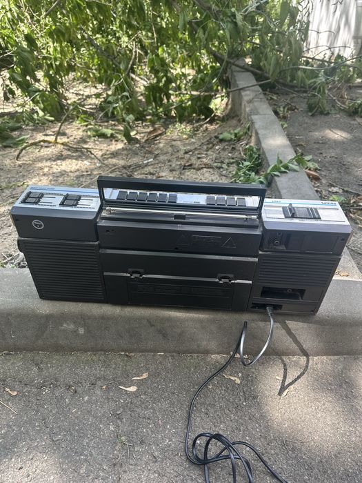 Магнітофон Philips