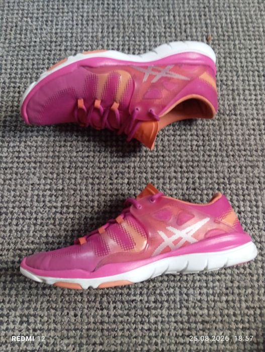 Damskie buty treningowe Asics Gel-Fit Vida r. 39