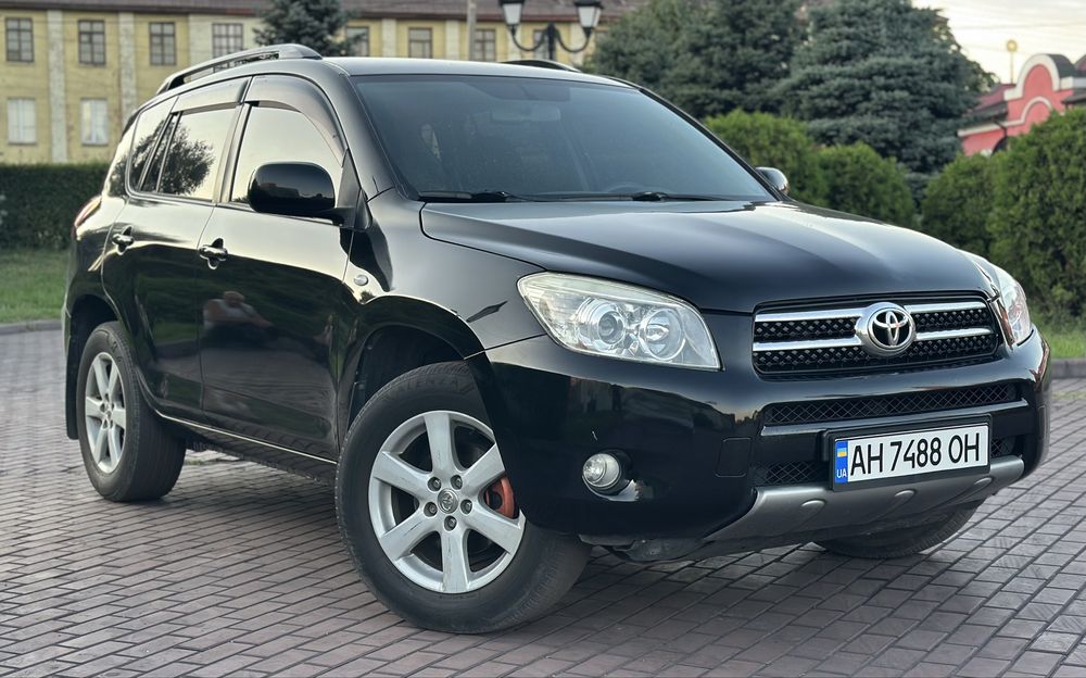 Продам Toyota RAV4 2007 2.0 бензин полный привод