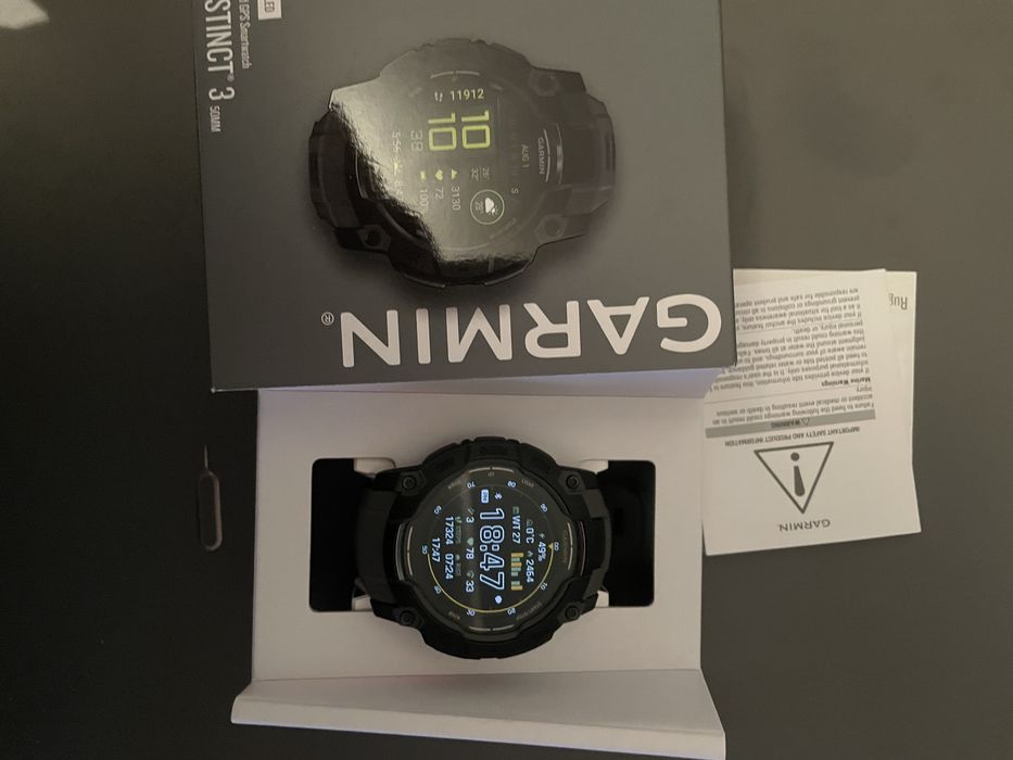 Smartwatch garmin intinct 3