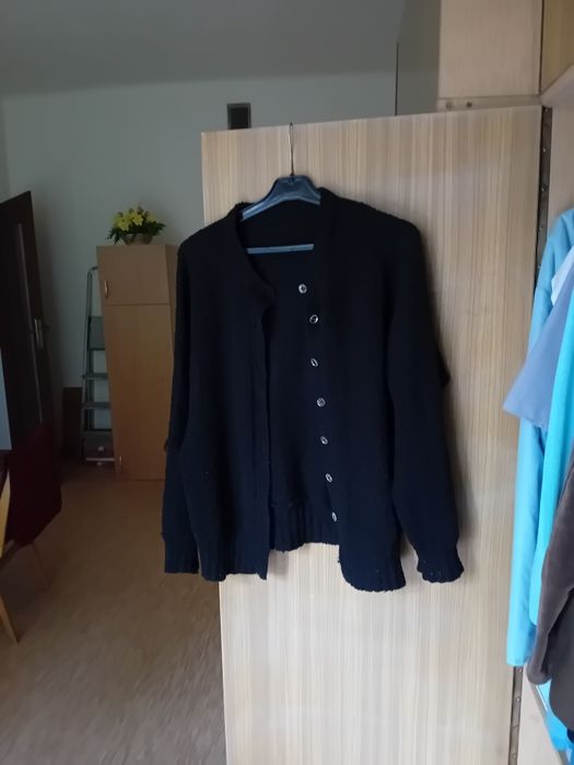 Sweter damski , kardigan, czarna odzież. Bukla.