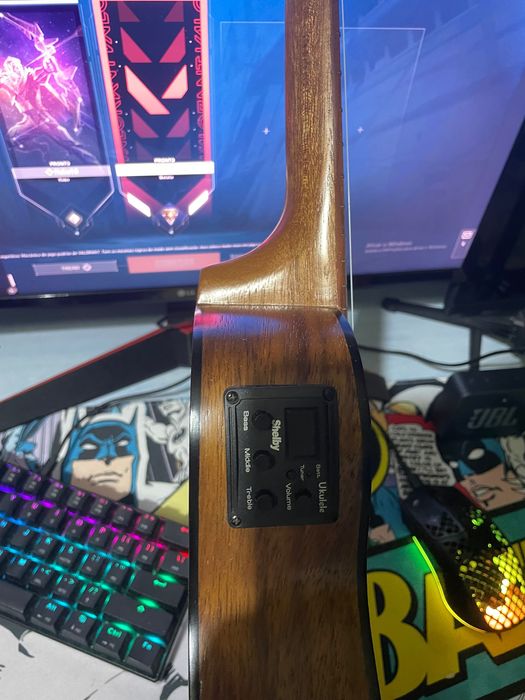 Ukulele elétrico shelby