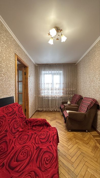 Продаж 2к в центрі міста неподалік Лебідь Плази.