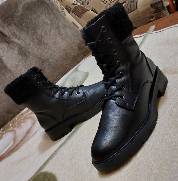 Женские теплые ботинки