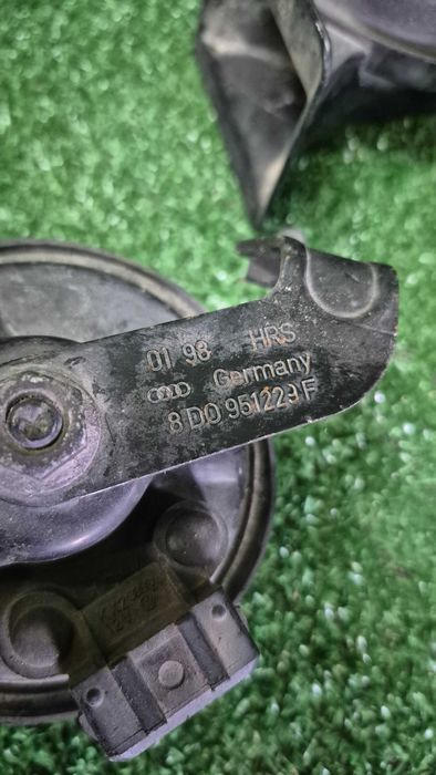 Buzinas Originais Audi A4 B5 8D Passat B5 Com Suportes originais