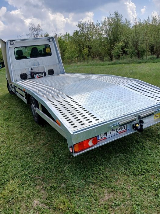 Autolaweta Pomoc drogowa holowanie laweta