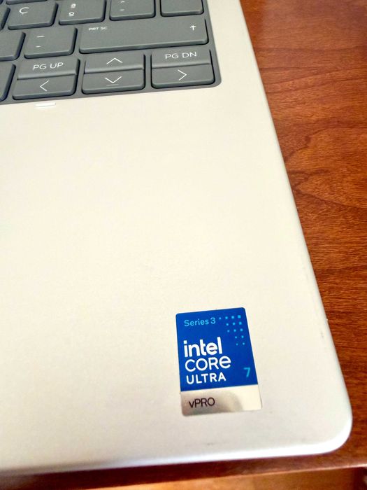 HP Elitebook 8 Flip G2i 13 AI|Hibrido x360|Ultra 7-365|WIFI 7|Placa 5G