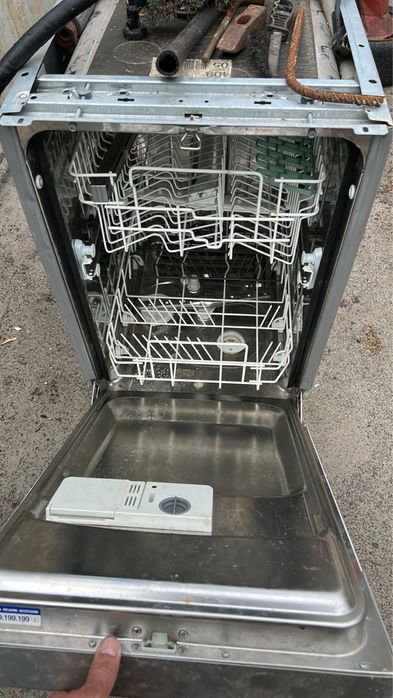 Продам машинку для миття посуду