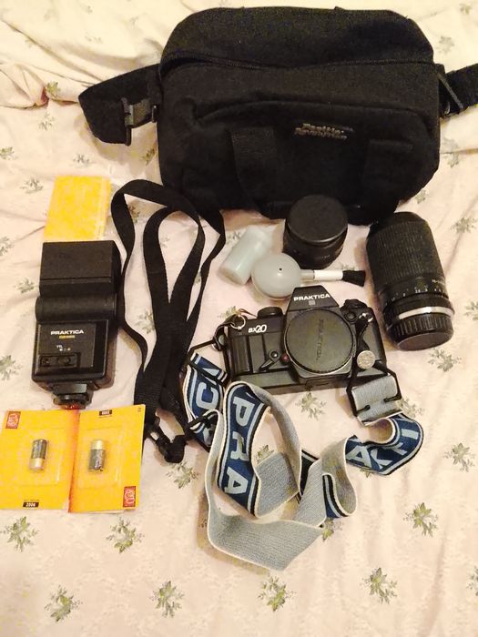 Conjunto Máquina Fotográfica Analógica Praktica BX20 + 2 Objetivas + Flash + Mala + Acessórios
