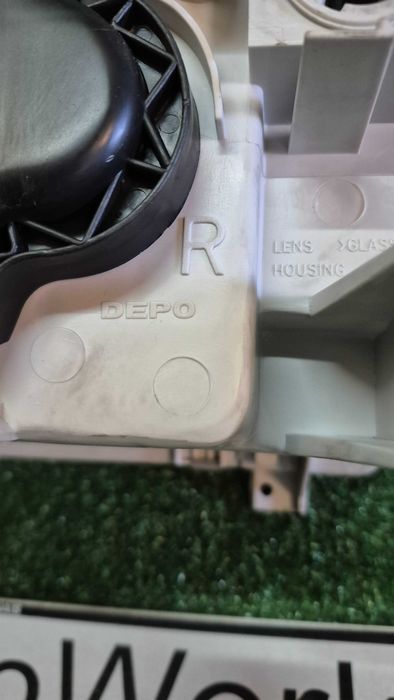 Otica Farol Direito Renault 19 II 1992 a 1996 Ref. 551-1117R-LD-E DEPO NOVO