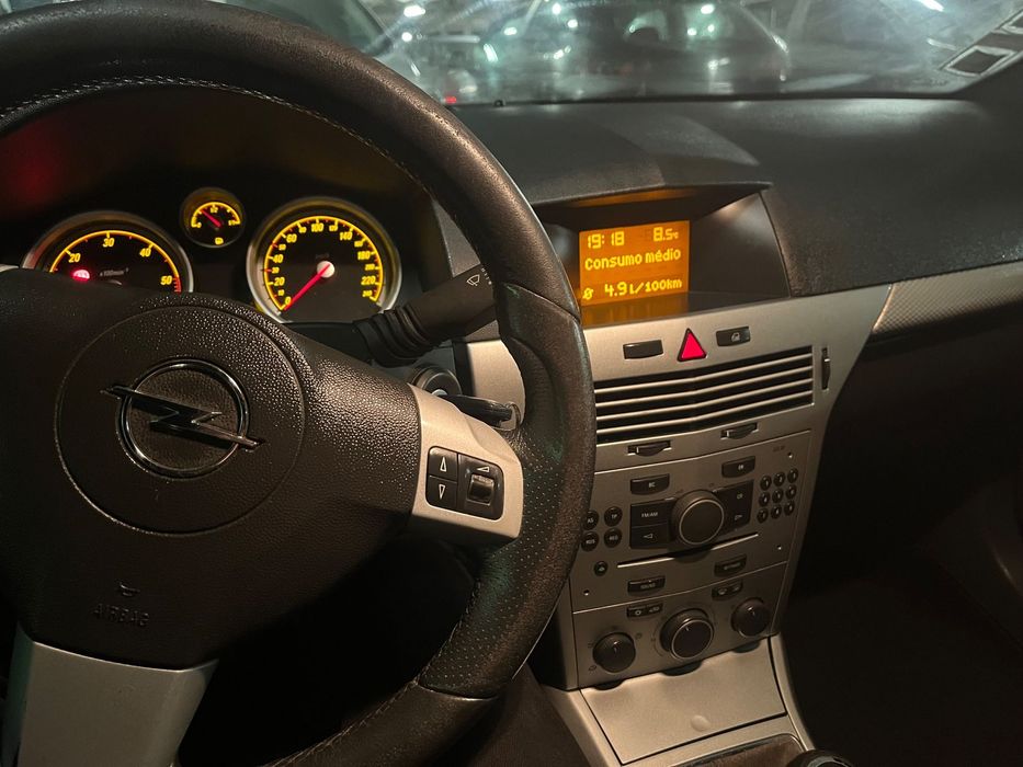 Opel Astra GTC 1.3 CDTI