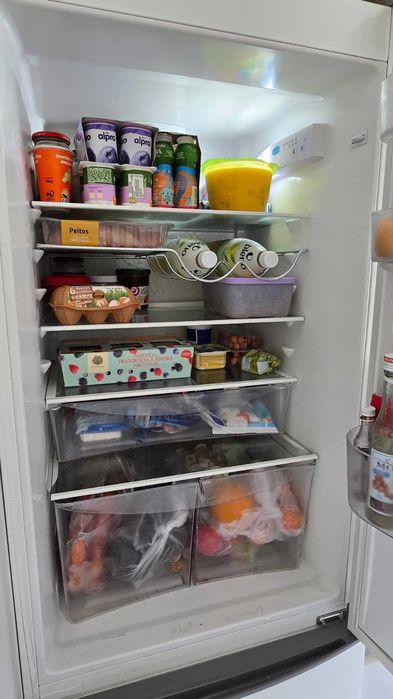 Frigorífico combinado Zanussi No Frost 318 L – 185 cm