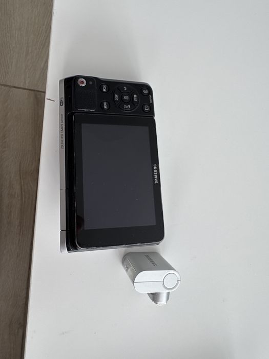 Samsung NX mini stan dobry