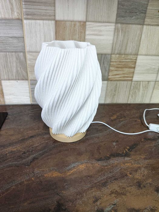 Candeeiro de Mesa 3D | Design Espiral Twisted